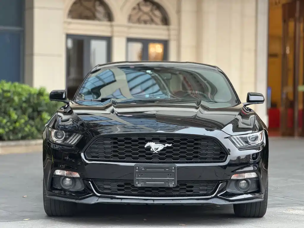 Ford Mustang 2018 — фото 2