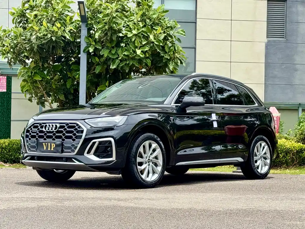 Audi Q5L 2023 — фото 1