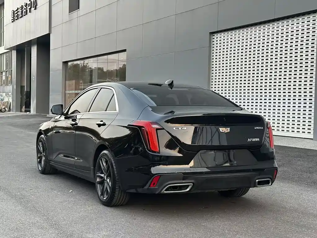 Cadillac CT4 2022 — фото 8