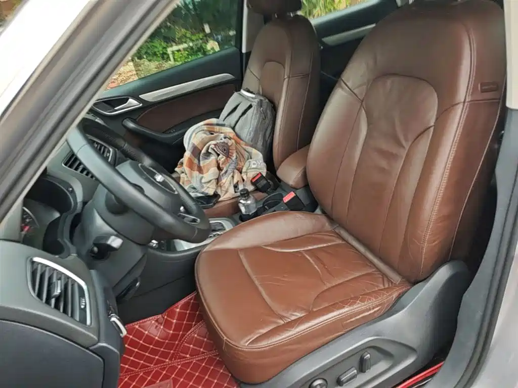 Audi Q3 2015 — фото 15
