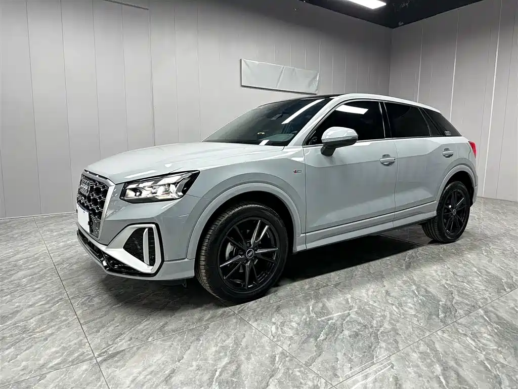 Audi Q2L 2023 — фото 7