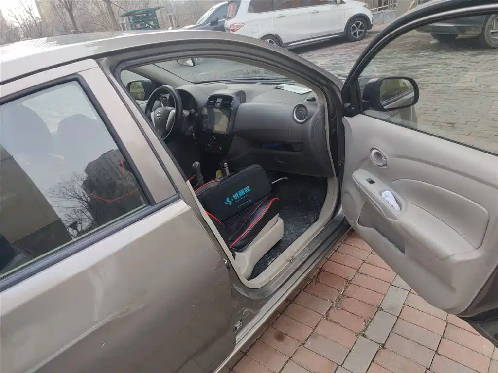 Nissan Sunny 2017 — фото 20