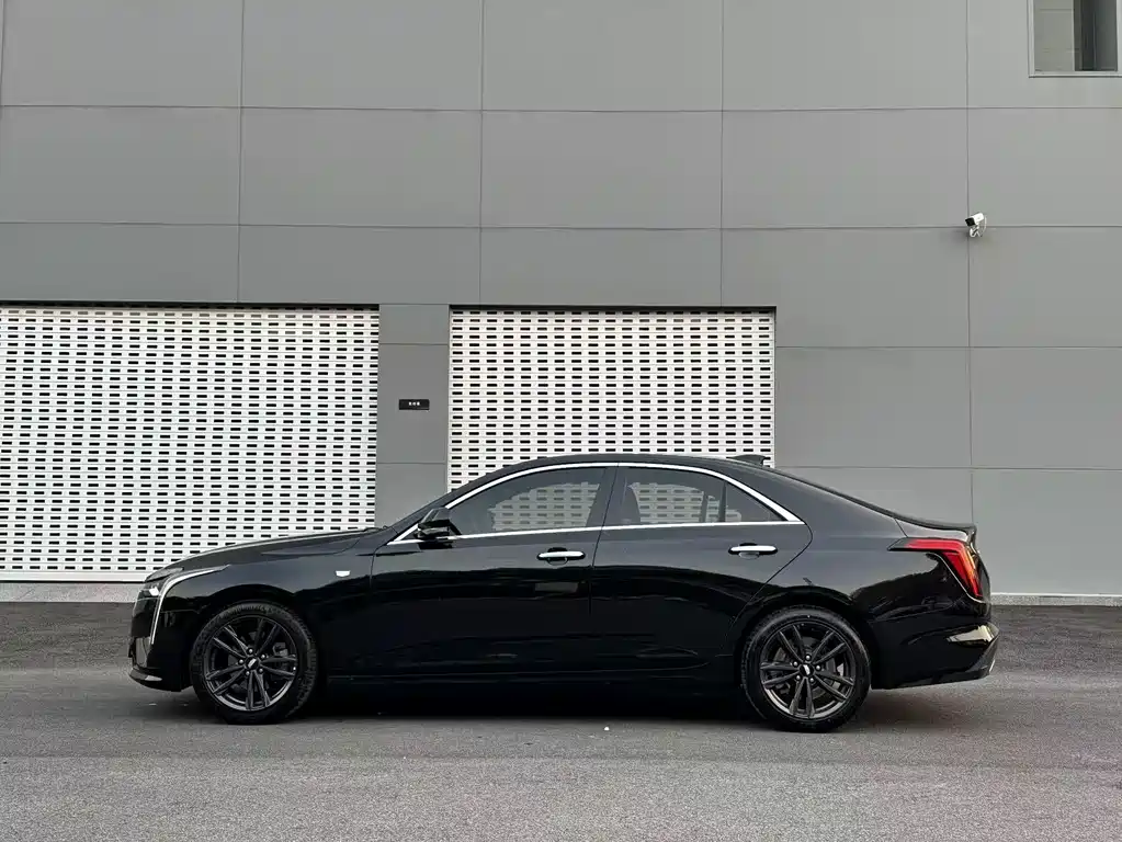 Cadillac CT4 2022 — фото 6