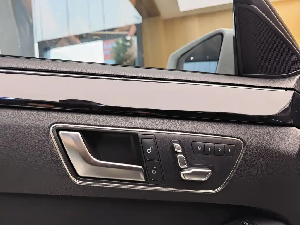 Mercedes-Benz E-Class 2015 — фото 8