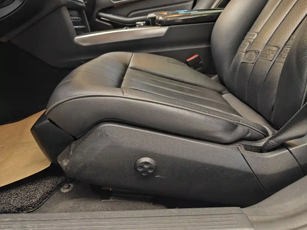 Mercedes-Benz E-Class 2015 — фото 10