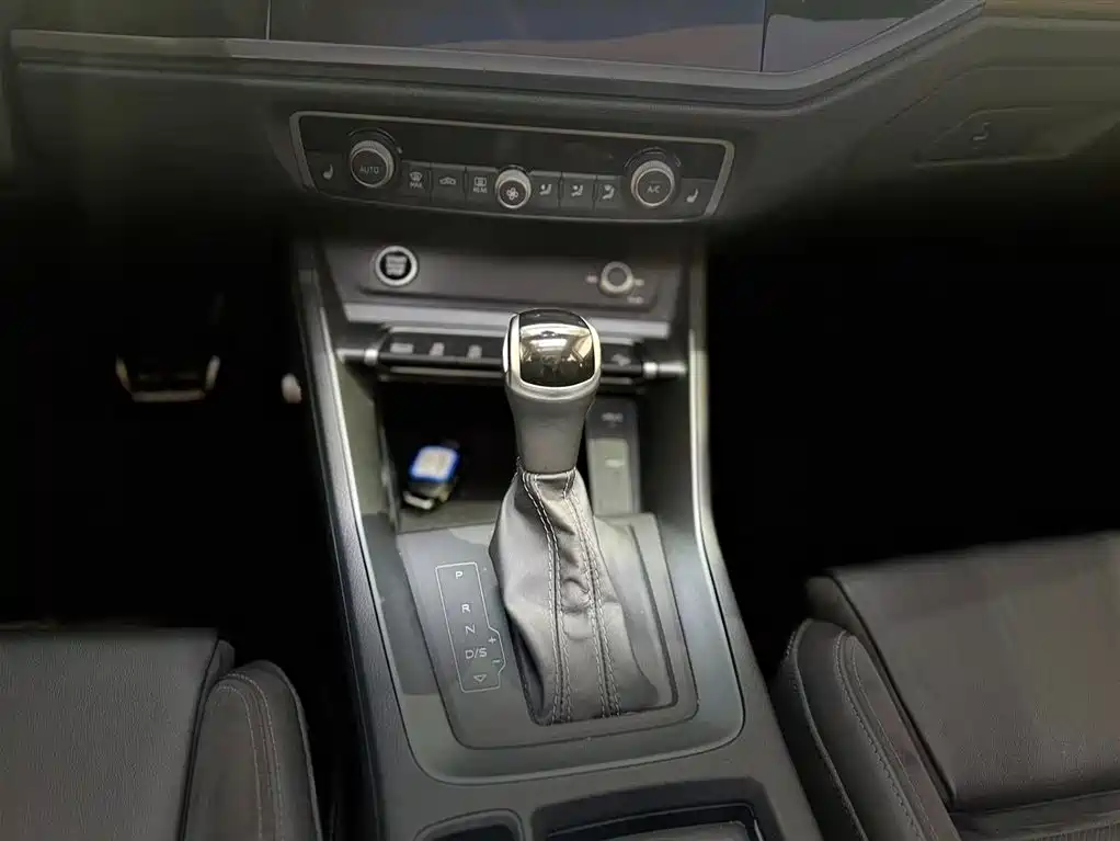 Audi Q3 Sportback 2023 — фото 12