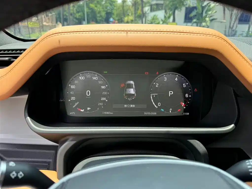 Land Rover Defender 2024 — фото 10