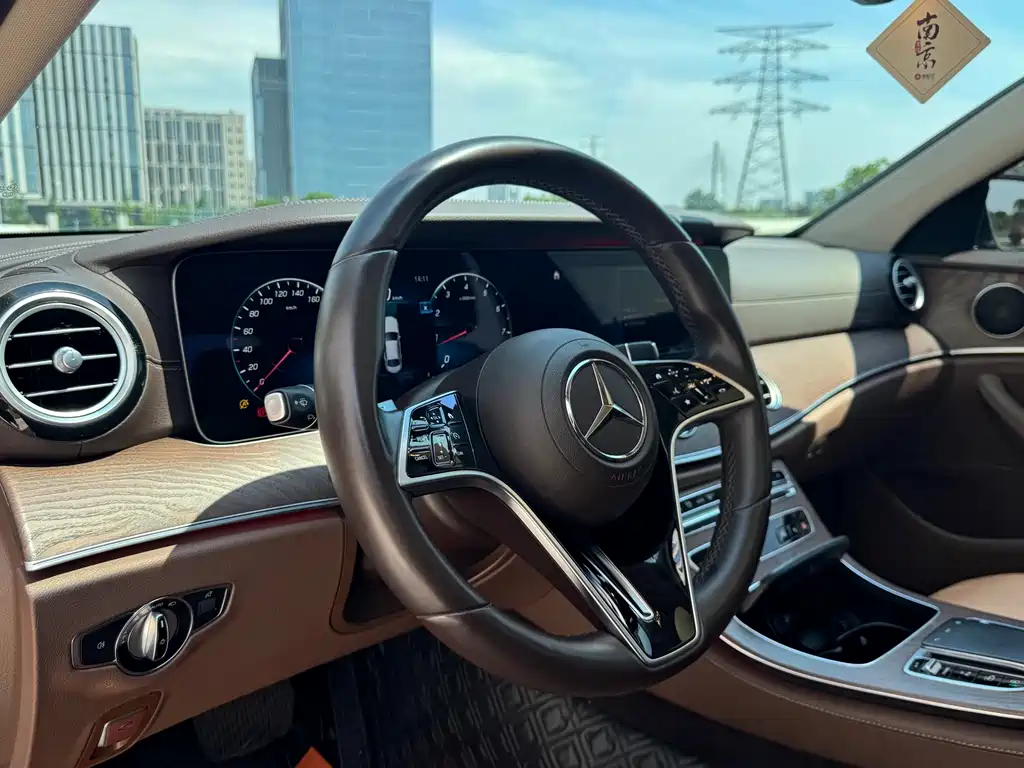 Mercedes-Benz E-Class 2021 — фото 12