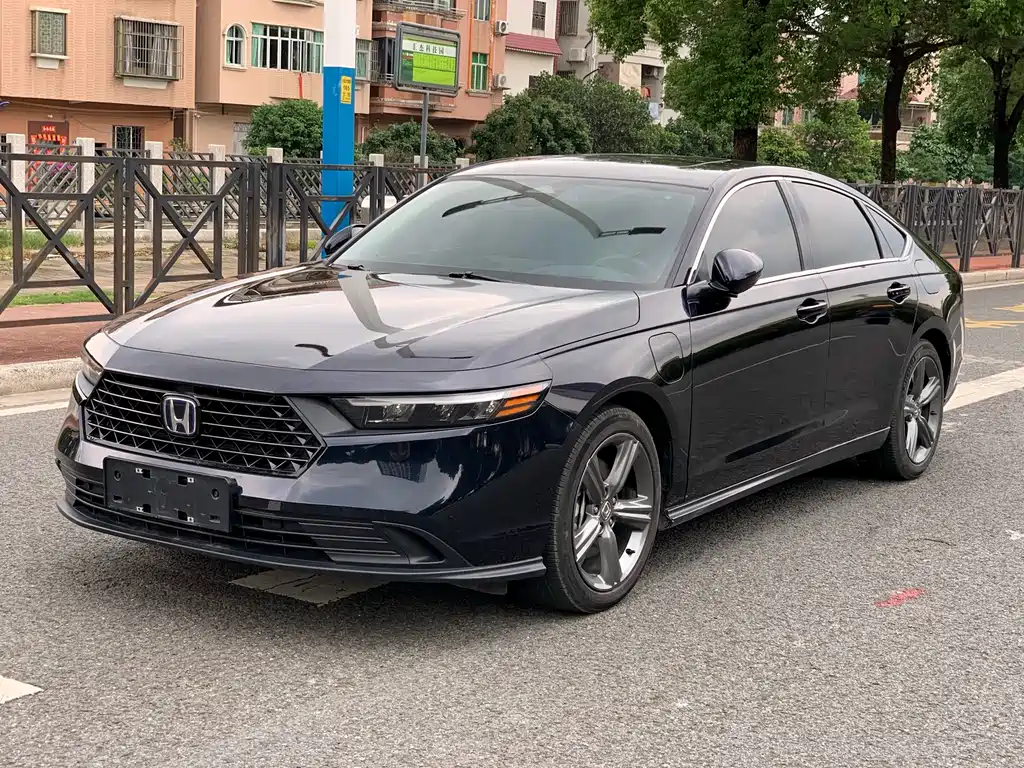 Honda Accord New Energy 2025 — фото 1
