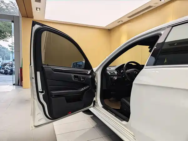 Mercedes-Benz E-Class 2015