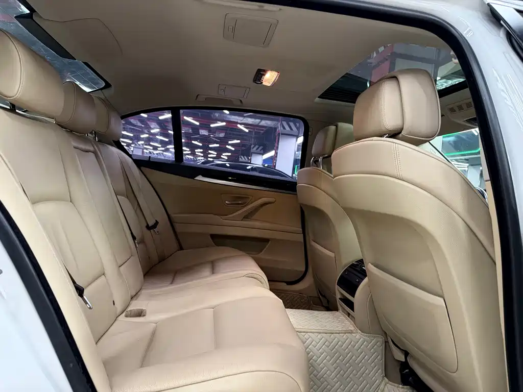 BMW 5 Series 2013 — фото 22