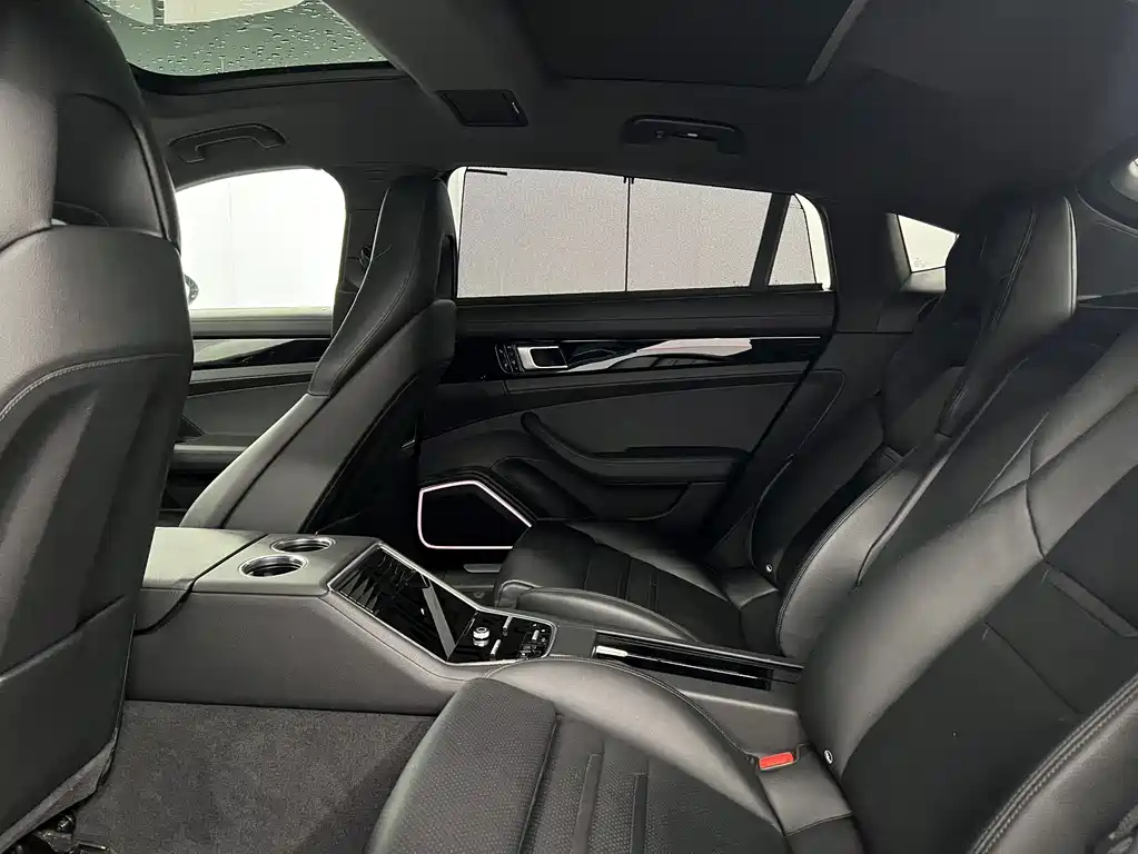 Porsche Panamera 2018 — фото 16