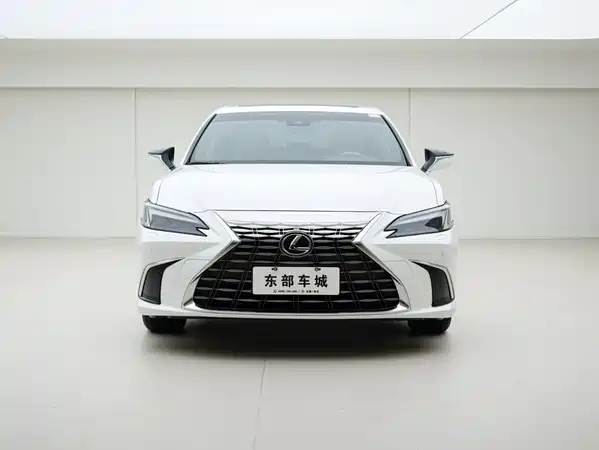 Lexus ES 2025