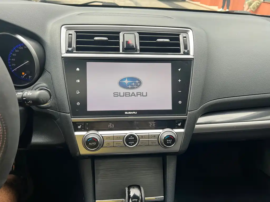 Subaru Outback 2017 — фото 19