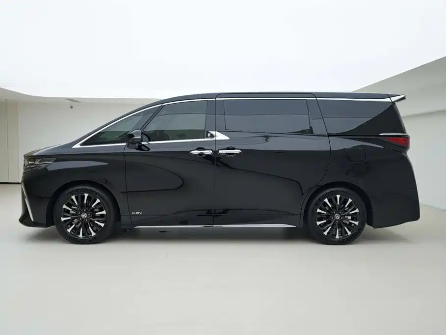 Toyota Alphard 2025 — фото 3