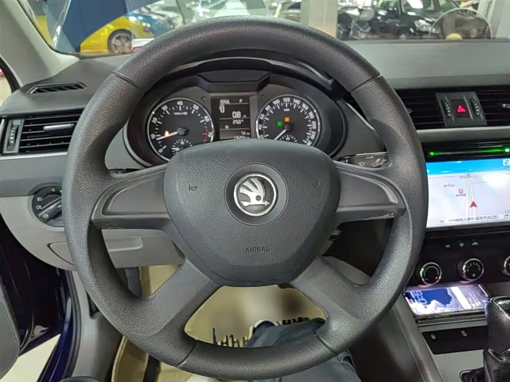 Skoda Octavia 2014 — фото 11