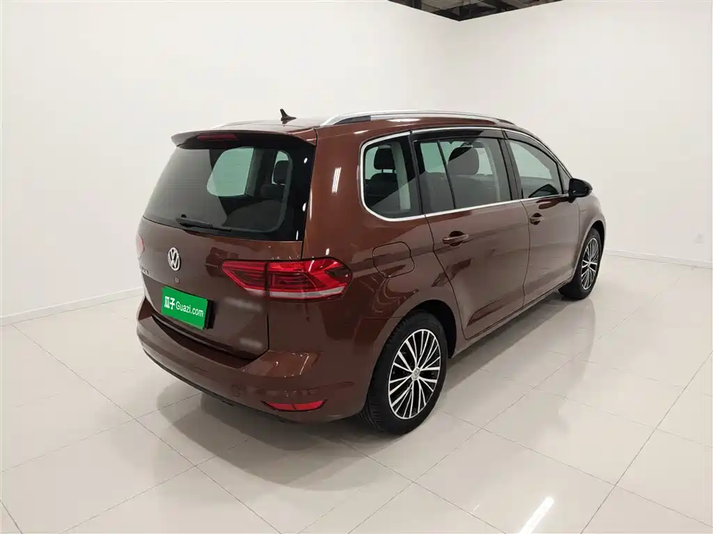 Volkswagen Touran 2017 — фото 7