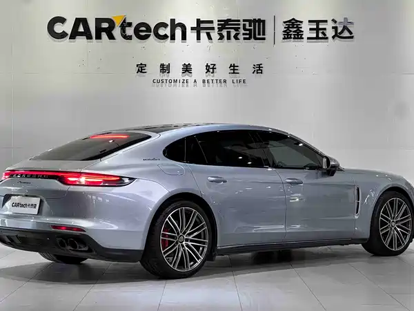 Porsche Panamera 2021