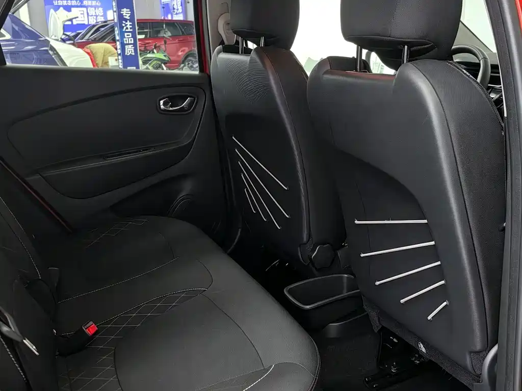 Renault Captur 2015 — фото 9