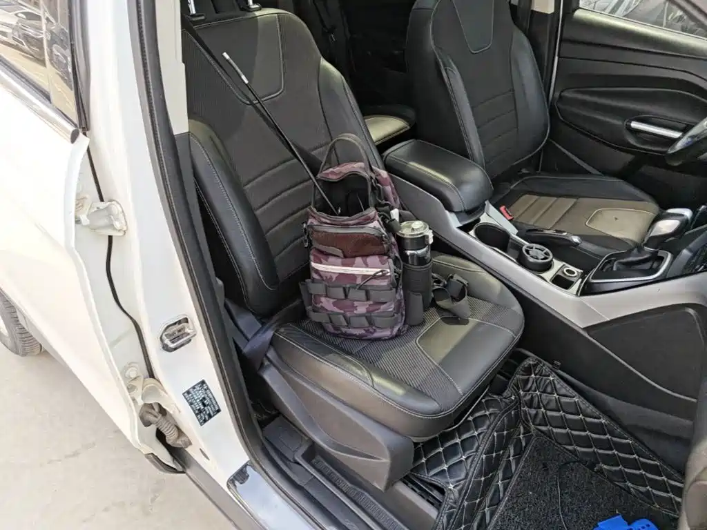 Ford Kuga 2015 — фото 25