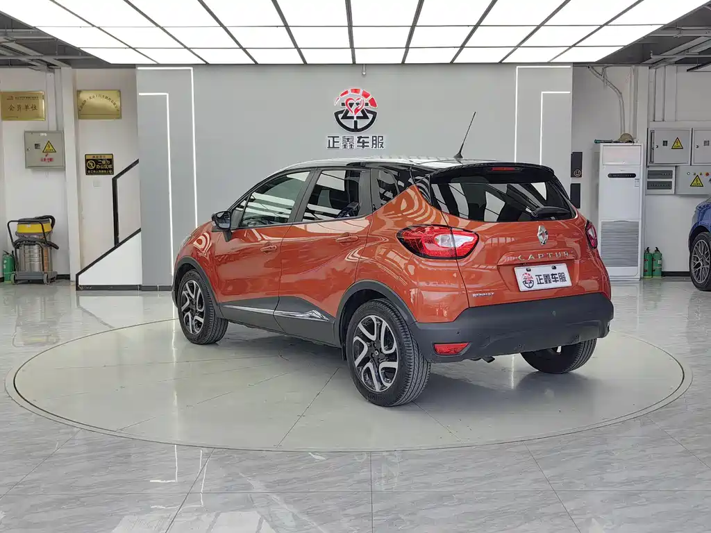 Renault Captur 2015 — фото 14