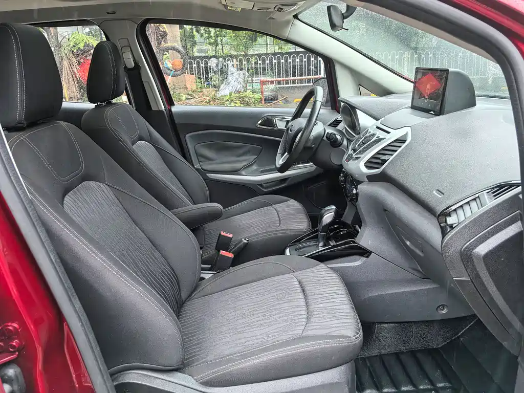 Ford Ecosport 2014 — фото 15