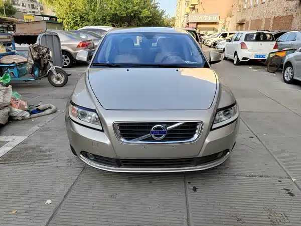 Volvo S40 2011