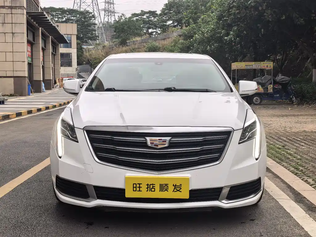 Cadillac XTS 2018 — фото 2