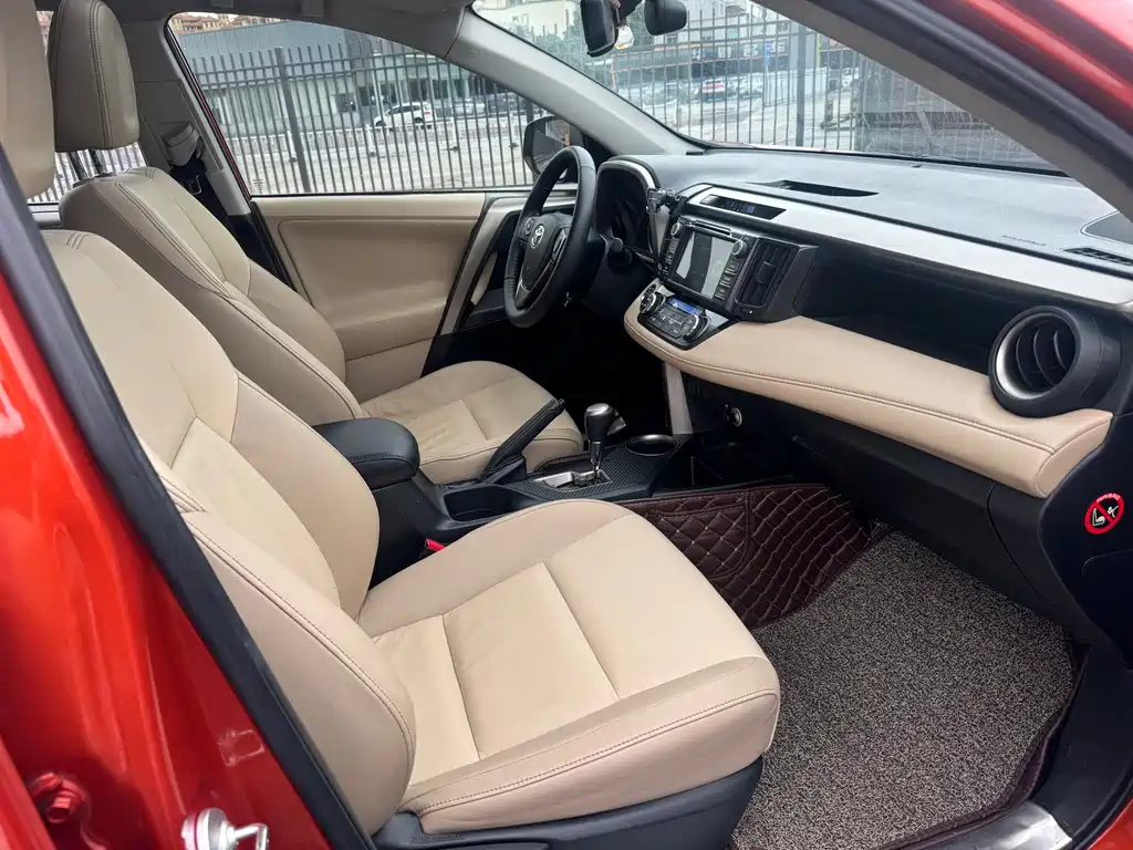 Toyota RAV4 2015 — фото 13