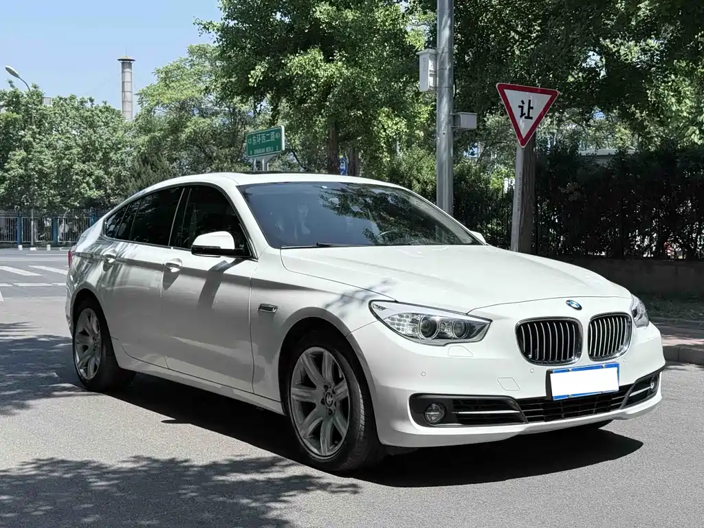 BMW 5 Series GT 2014 — фото 3