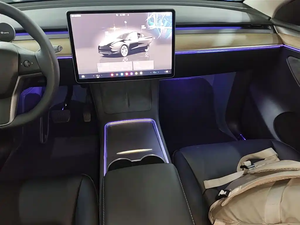 Tesla Model Y 2022 — фото 13