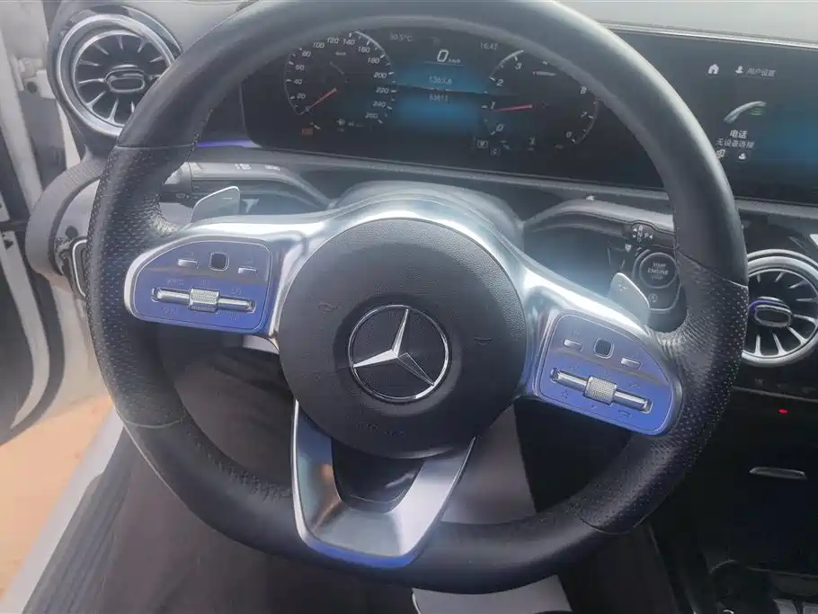 Mercedes-Benz A-Class 2021 — фото 15