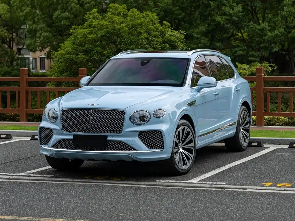Bentley Bentayga 2022 — фото 1