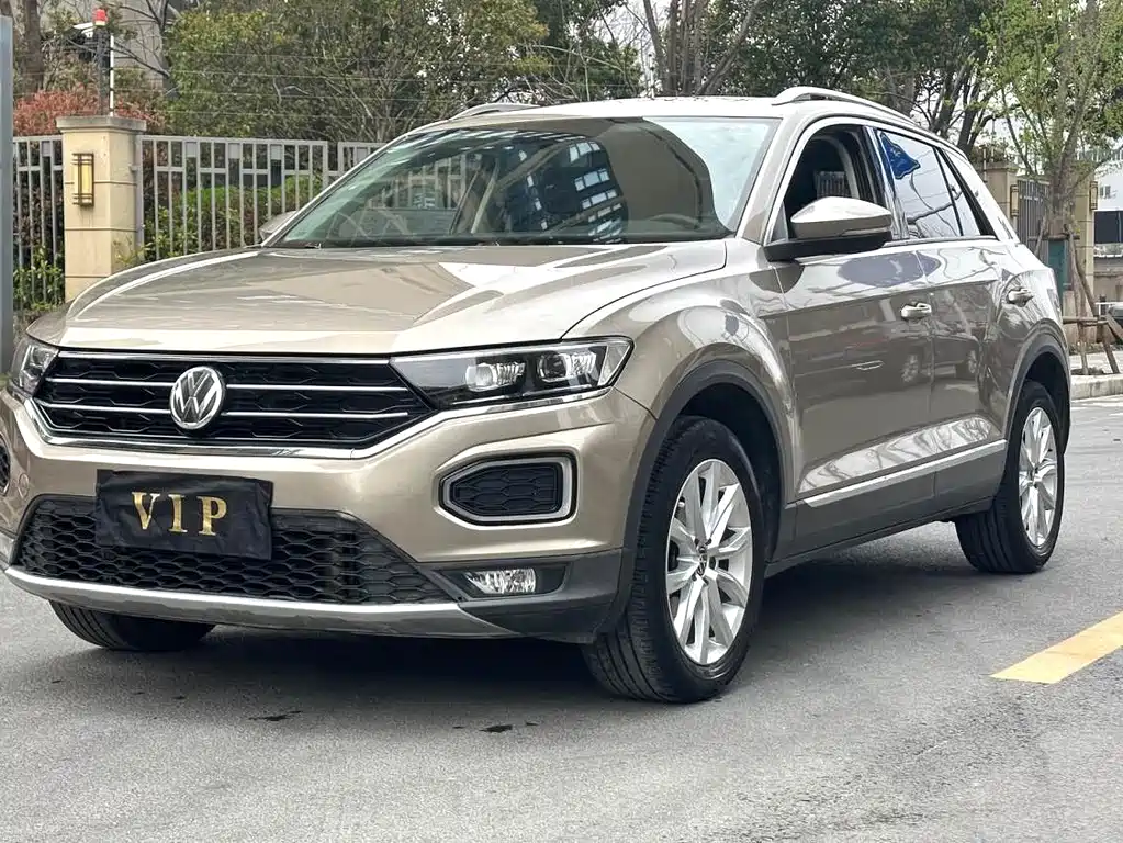 Volkswagen T-Roc 2021 — фото 1