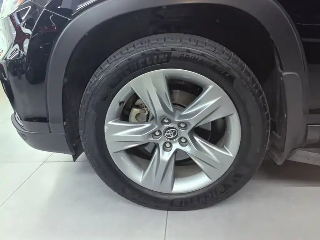 Toyota Highlander 2015 — фото 23