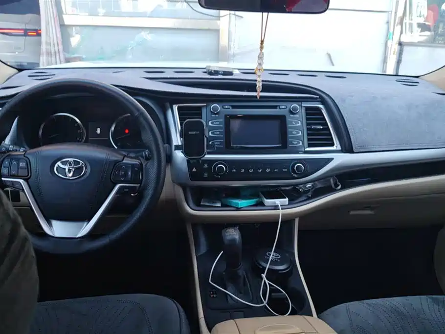 Toyota Highlander 2021 — фото 12