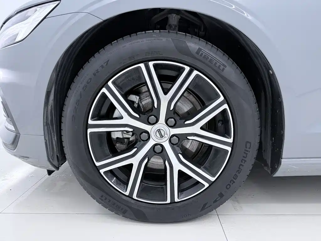 Volvo S60 2023 — фото 11
