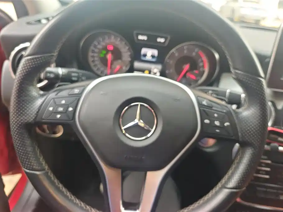 Mercedes-Benz GLA 2016 — фото 15