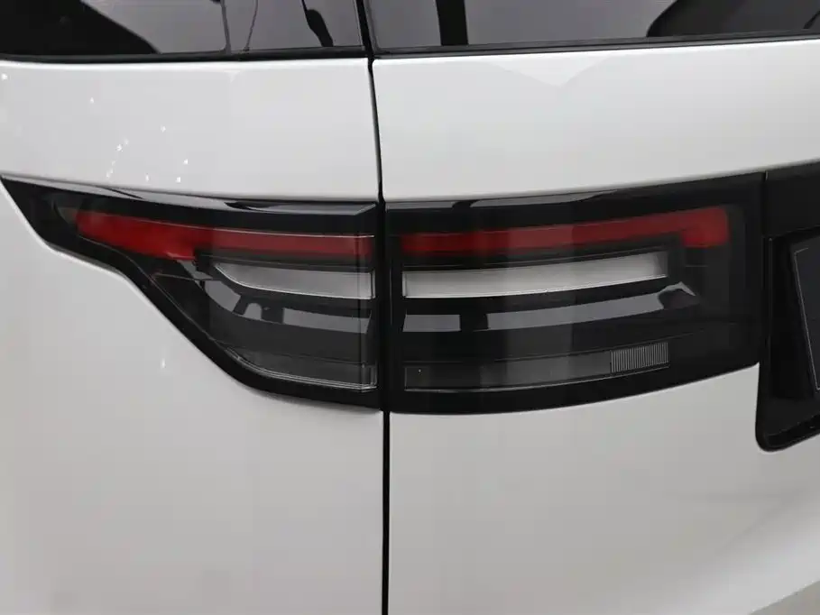 Land Rover Discovery 2020 — фото 28