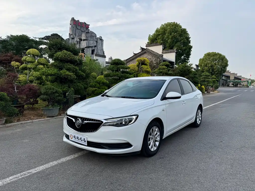 Buick Excelle 2019 — фото 1