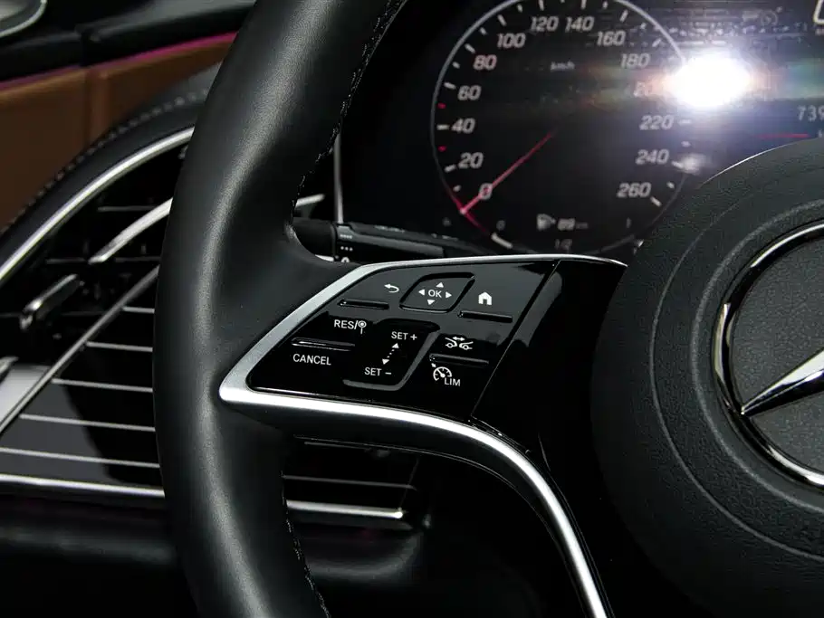 Mercedes-Benz E-Class 2025 — фото 28