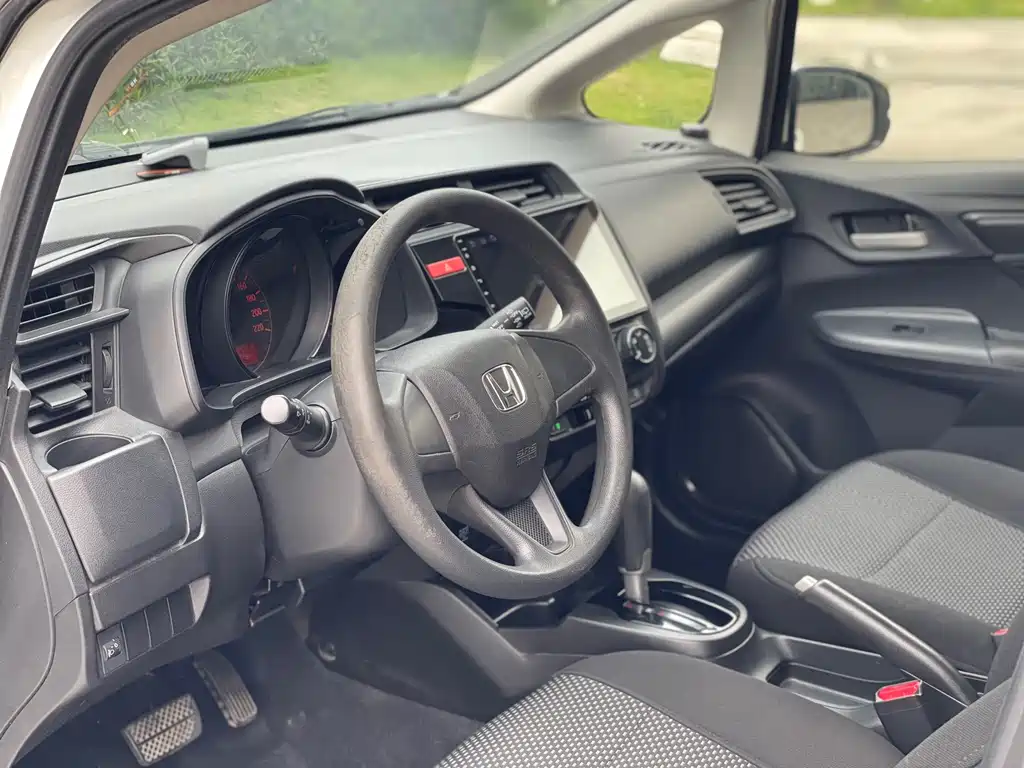 Honda Fit 2016 — фото 13