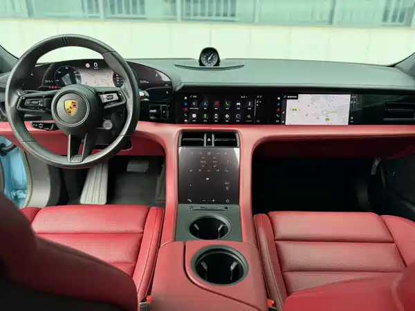 Porsche Taycan 2022