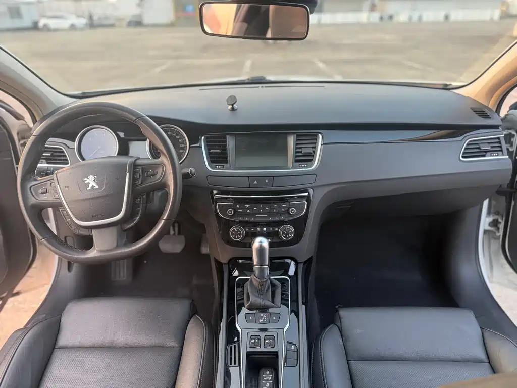 Peugeot 508 2015 — фото 11