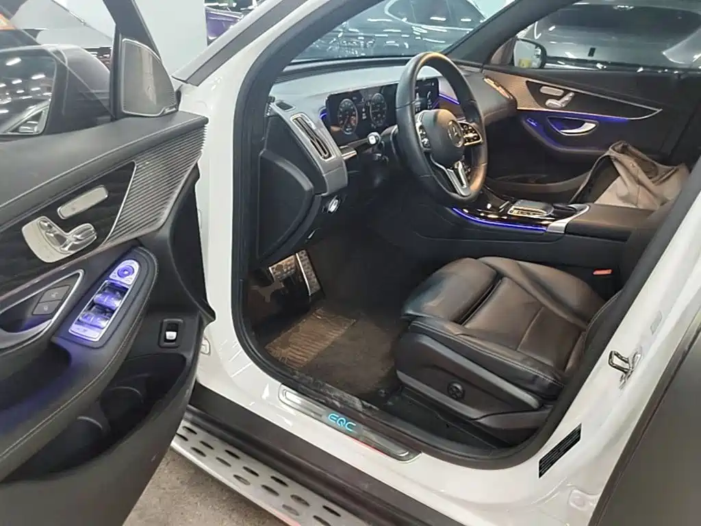 Mercedes-Benz EQC 2021 — фото 16