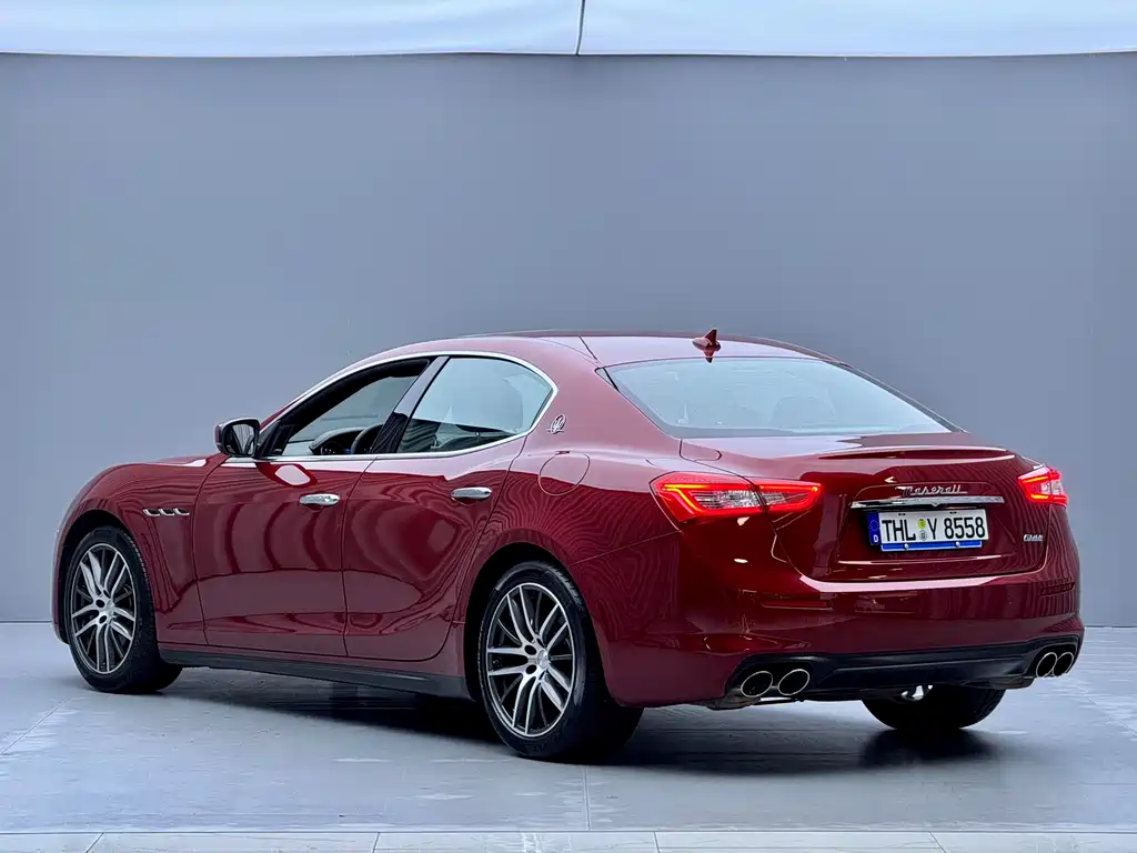 Maserati Ghibli 2018 — фото 21