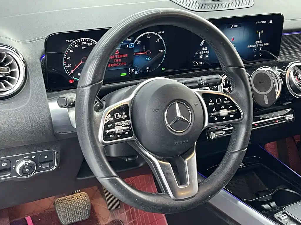 Mercedes-Benz EQB 2022 — фото 4