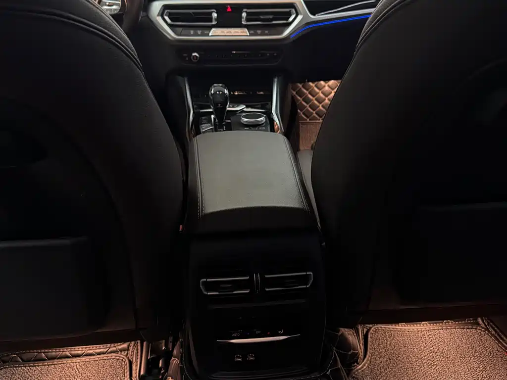 BMW 3 Series 2019 — фото 13