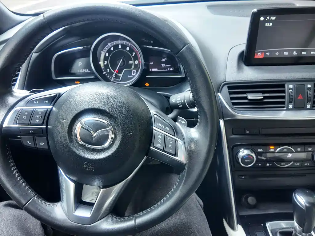 Mazda CX-4 2017 — фото 16