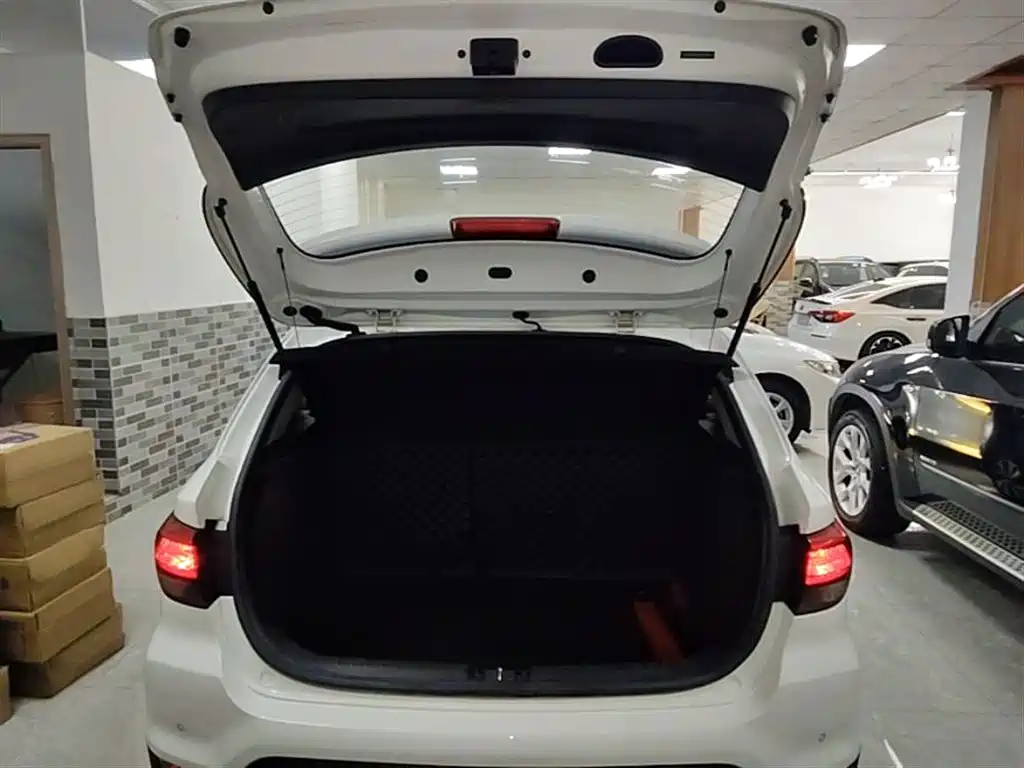 Kia KX Cross 2018 — фото 19